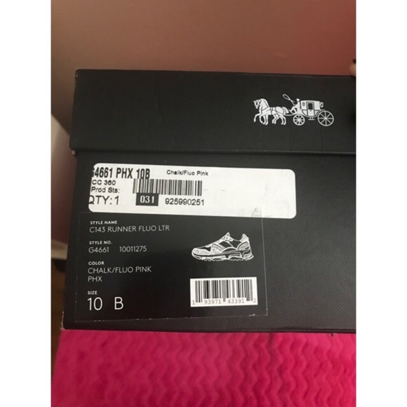 🦋HP🦋 Coach C143 Runner Shoes - Picture 16 of 16